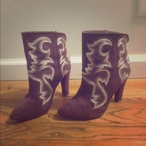 STEVE MADDEN Western Style Booties